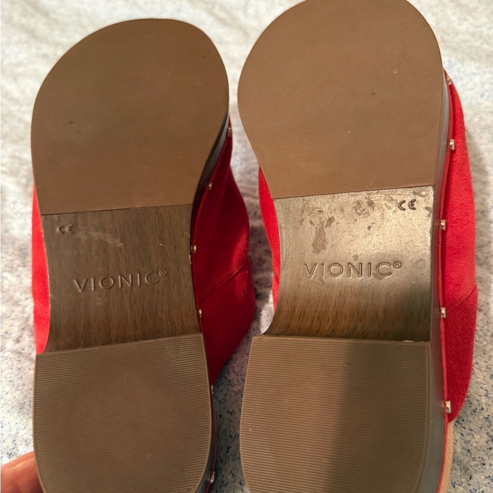 Vionic Red Suede Clogs Mule - Picture 6 of 7
